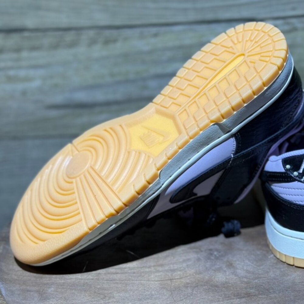 Nike Dunks - Picture 3 of 3